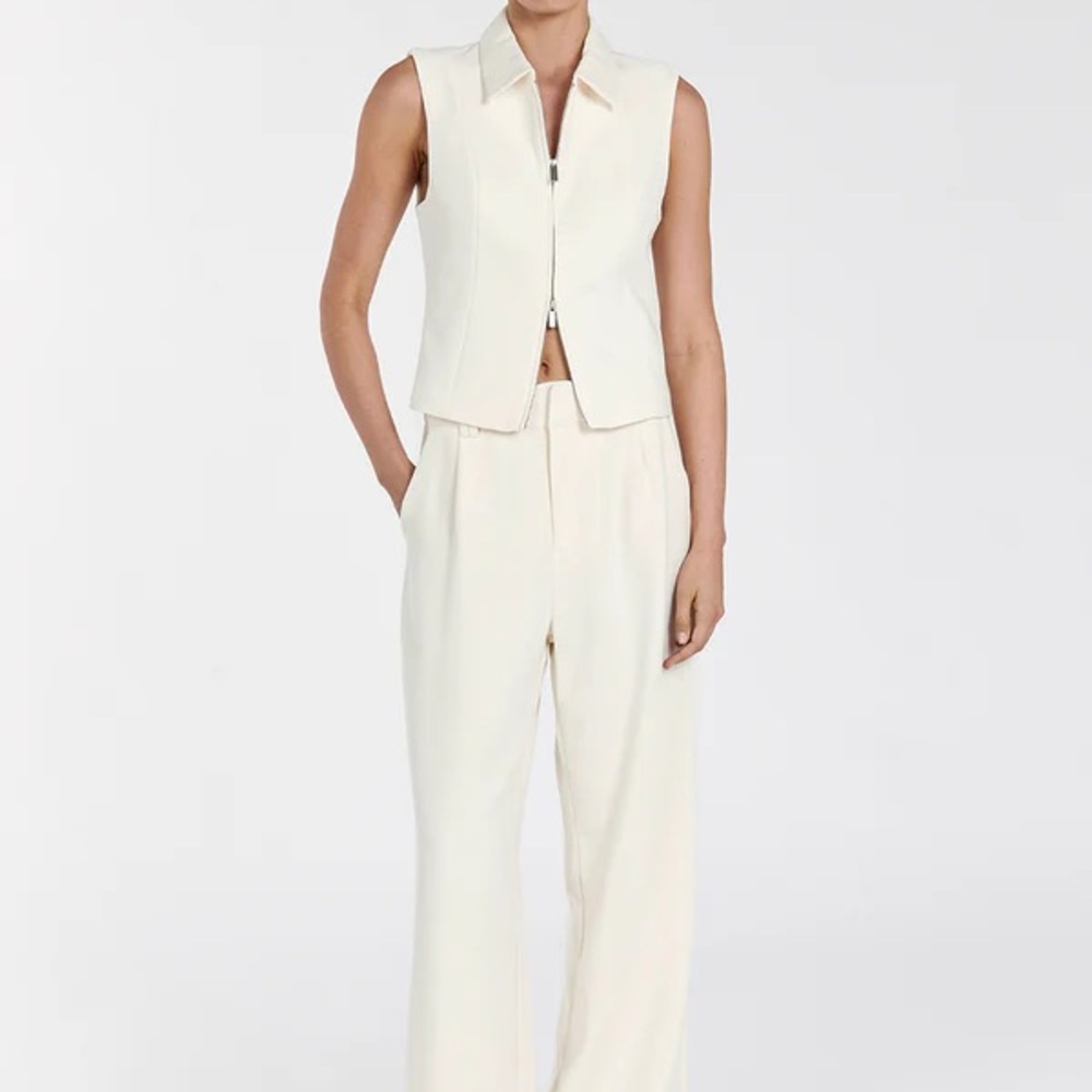 DISSH Cream Sleeveless Vest